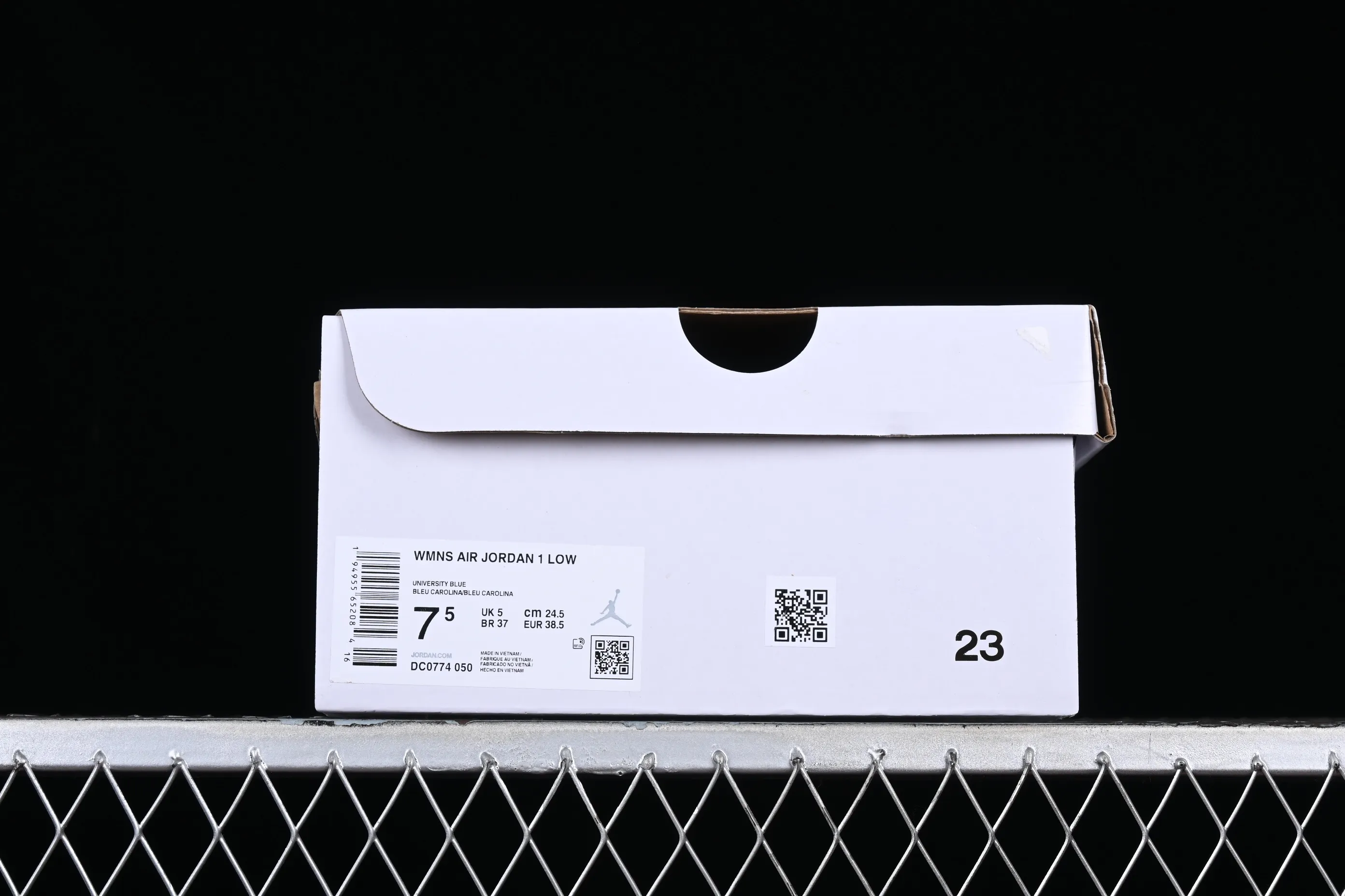 All categories Air Jordan Jordan series basketball shoes Air Jordan 1 Low Z version Air Jordan 1 Low AJ1 Joe 1 University blue strap purple hook low-top basketball shoes DC0774-050